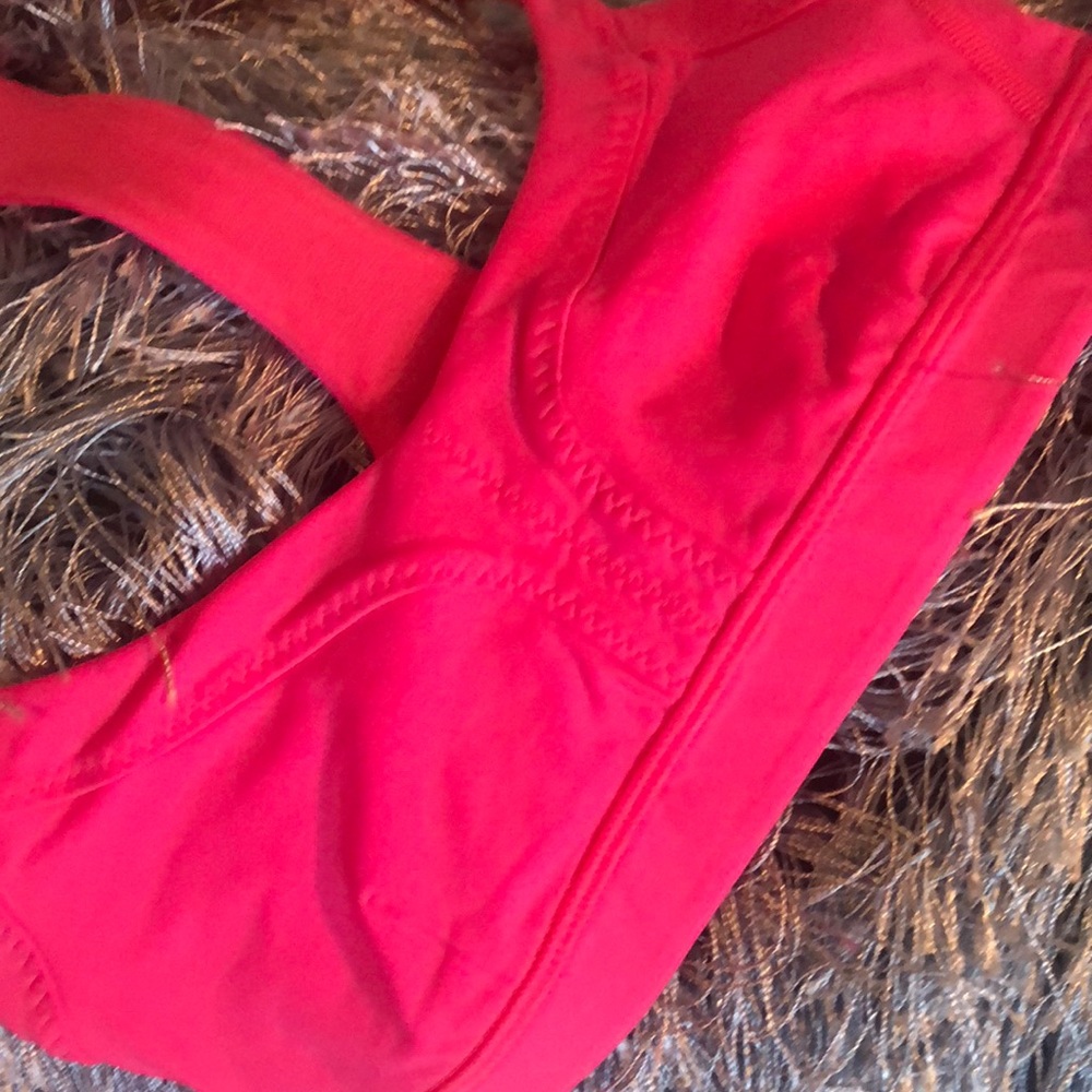 Size 2  NWOT bright pink sports bra Lululemon